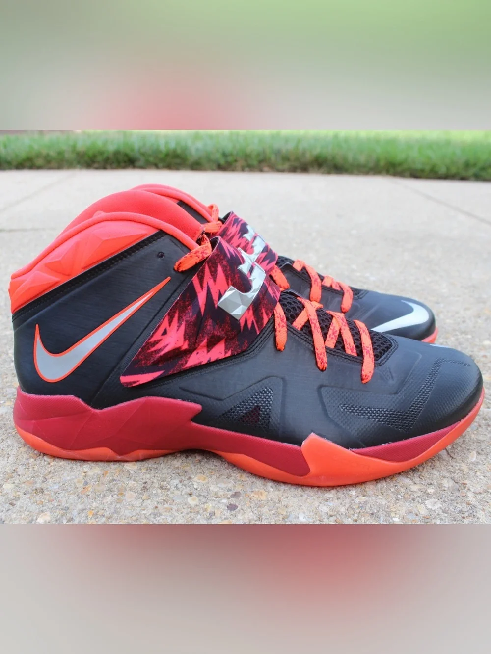 Nike LeBron Soldier 7 Black/Orange/Red Basketball Sneaker Sz 13